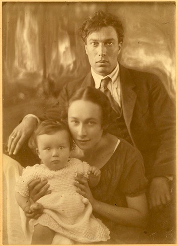 Борис Пастернак с женой и сыном. 1924 г.